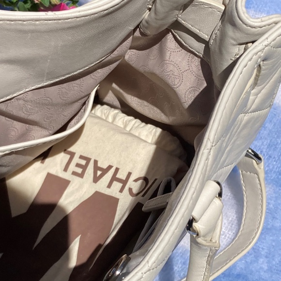 Large Michael Kors Leather Shoulder Bag - Picture 6 of 16